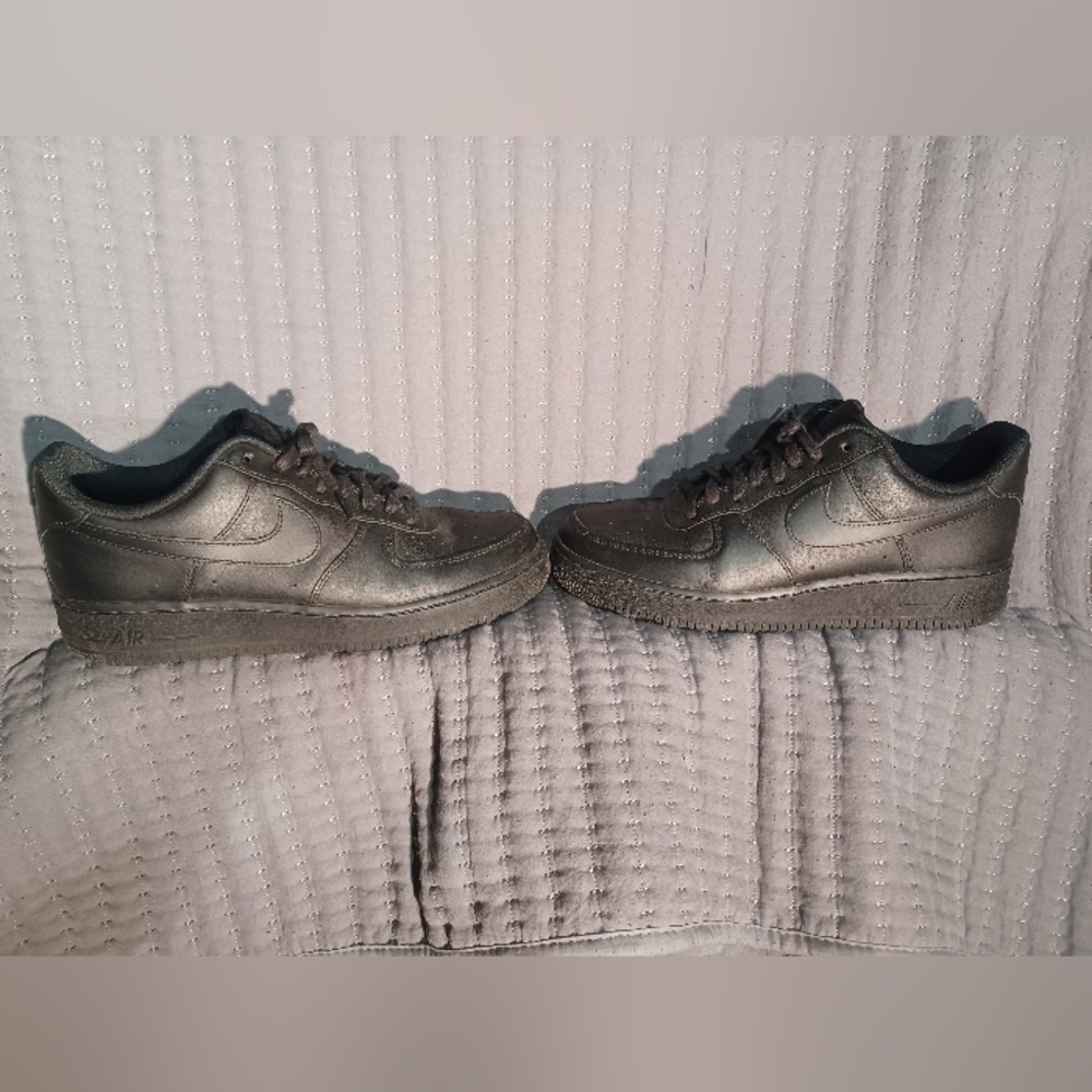 Nike / Size 10 / Color Black